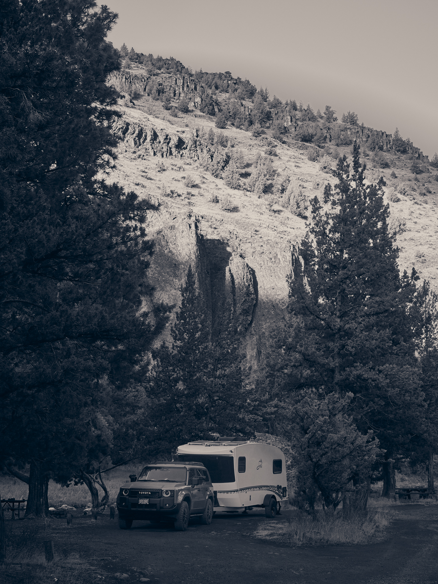 Crooked River - Palisades Campground BW.jpg